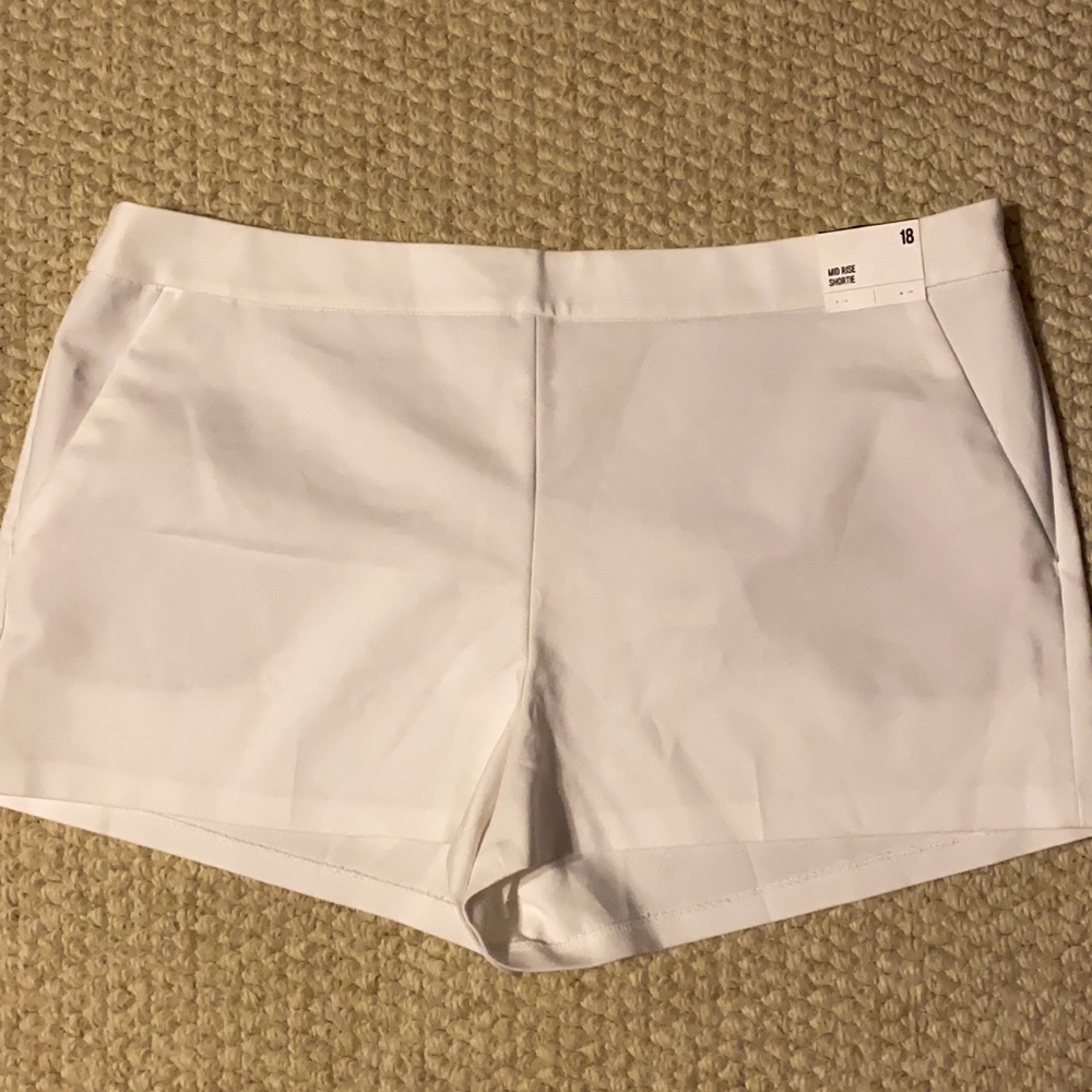 Express shorts size 18 NWT